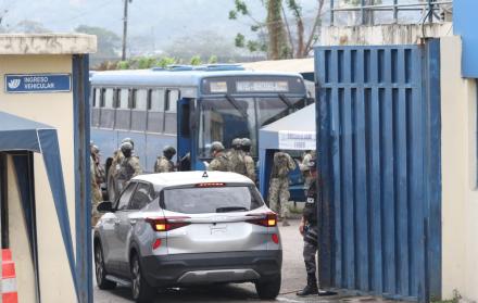 Policias y militares desplegaron un operativo para localizar a José Macías, alías Fito.