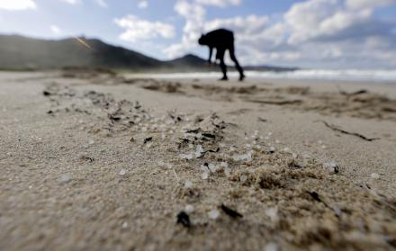 Vertido de pellets en España revive la lucha contra la contaminación por microplásticos