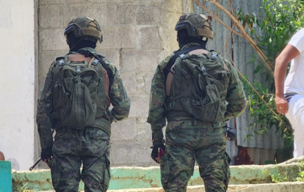 Militares están en las calles de Esmeraldas.