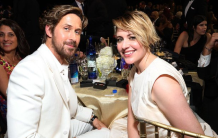 El actor Ryan Gosling junto a la directora de cine Greta Gerwig.