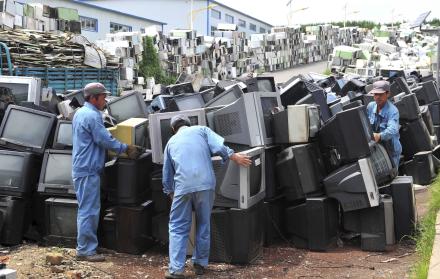 China suma deuda de 2.800 millones de dólares en fondos de reciclaje de electrodomésticos