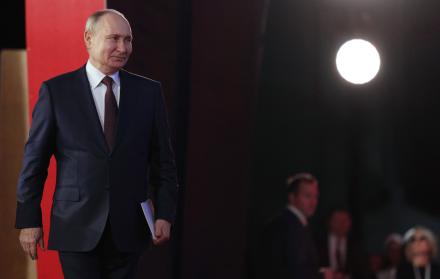 Putin abre su campaña de reelección a la espera del registro del candidato por la paz