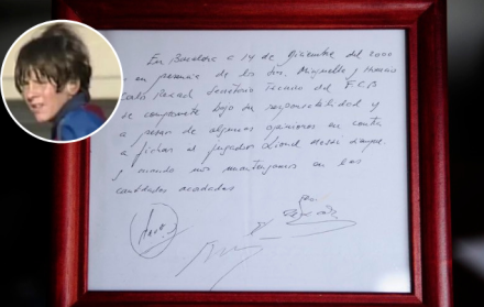 La servilleta donde se firmó el contrato cuando Lionel Messi tenía 13 años de edad.