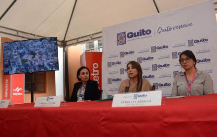 En una rueda de prensa, Carolina Pantoja, subprocuradora metropolitana, dio algunos detalles del informe sobre los hundimientos de casas en Solanda.
