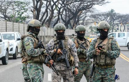 El presidente Daniel Noboa ordeno la militarización del país y toque de queda