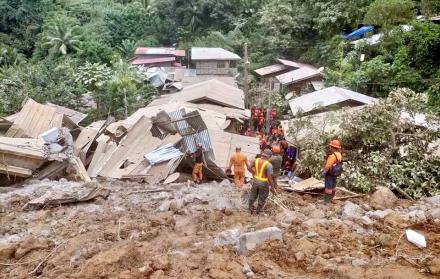 Al menos 41 desaparecidos y 45 rescatados tras un corrimiento de tierra en Filipinas