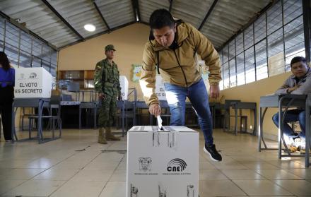 Se prevé que los ecuatorianos acudan a las urnas durante el mes de abril.