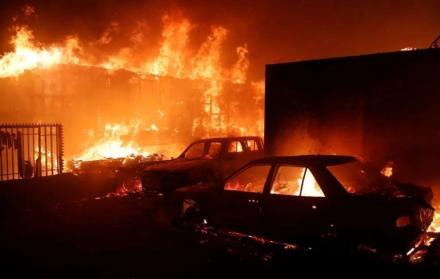 Incendio afectó bienes de cientos de familias