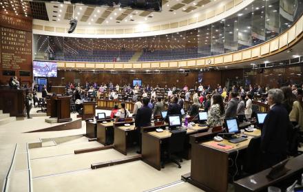 Con 116 votos a favor, el Pleno insta al primer mandatario que considere la necesidad 