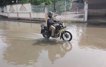 Las calles de la parroquia se encuentran inundadas.