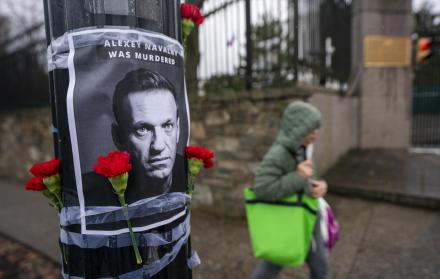 Rusia presenta un ultimátum a la madre de Navalni para que acepte un entierro secreto