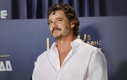 El actor chileno Pedro Pascal asiste a la edición anual de los premios del Sindicato de Actores de Estados Unidos