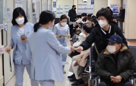 La huelga de médicos en Corea del Sur cumple una semana sin solución a la vista