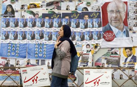 Irán celebra unas elecciones parlamentarias en las que se mide el descontento popular