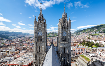 Quito es una de las ciudades donde rige el toque de queda.