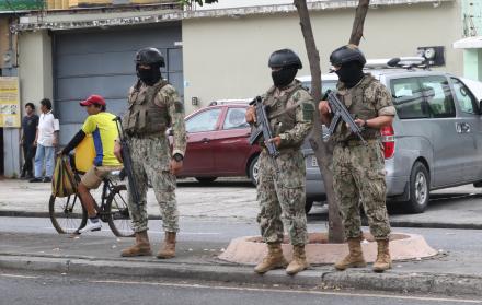 militares en Guayaquil