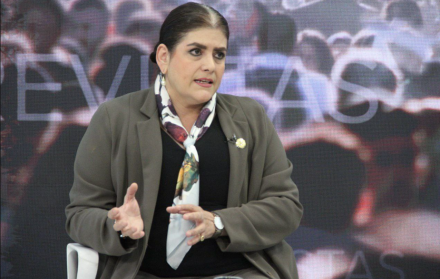 La ministra Palencia busca entablar un diálogo con la Embajada de México en Ecuador.