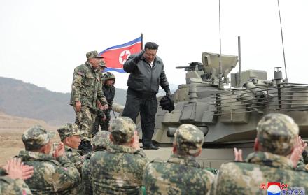 Kim Jong-un supervisó los lanzamientos realizados el lunes por Corea del Norte