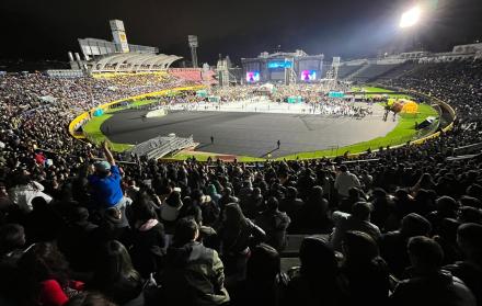 Así luce el estadio Olímpico Atahualpa a menos de una hora para el inicio del show.