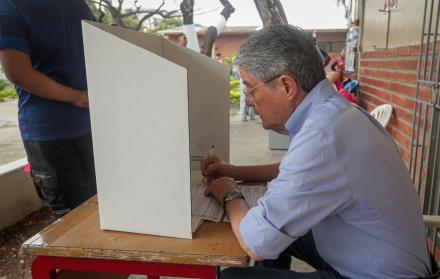 Guillermo Lasso votó esta tarde en Guayaquil