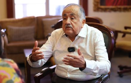 El exgobernador del Guayas Alberto Molina durante una entrevista con EXPRESO.