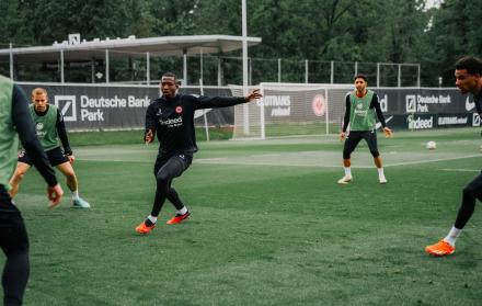 William Pacho entrena