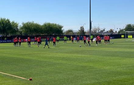 Los dirigidos por Sánchez Bas llegaron al Kellogg Zaher Sports Complex cerca de las 11:30