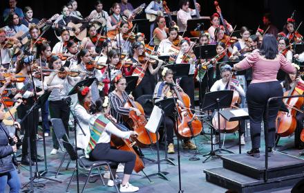 mujeres mariachis