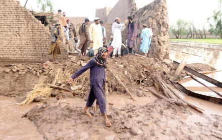 Los talibanes elevan a 40 los muertos y más de 300 heridos tras una tormenta en Afganistán