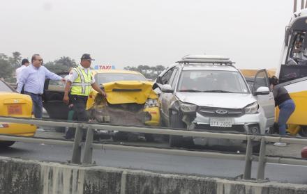Varios vehículos quedaron destrozados por el siniestro de tránsito.