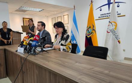 La vocal del Consejo de la Judicatura, Solanda Goyes, durante la rueda de prensa.