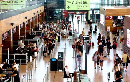 Los aeropuertos alemanes afectados por los activistas climáticos recuperan su actividad