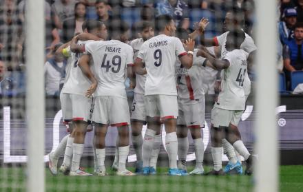 Willian Pacho Debutó Como Titular En El Paris Saint Germain