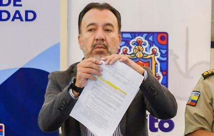 El expediente con la solicitud de revocatoria de mandato contra el alcalde de Quito, Pabel Muñoz, llegó al CNE.