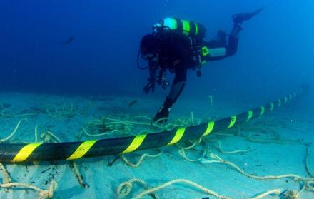 cable submarino+Ecuador+internet