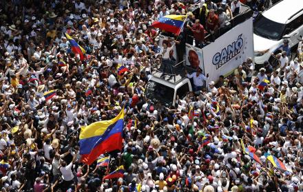 Mundo, La Constitución de Venezuela
