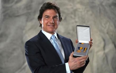TOM CRUISE ELOGIADO POR LA MARINA