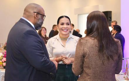 EMBAJADOR EEUU Y DIANA ATAMAINT