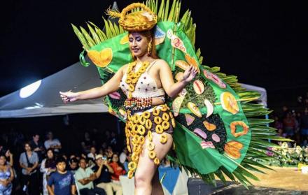 Trajes típciso Santa Eena