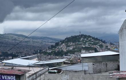 Quito amaneció con su cielo nublado este 15 de marzo de 2025.