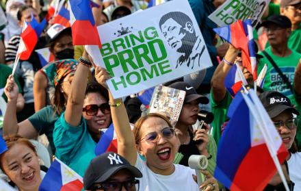 Supporters of former (14301746)