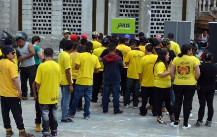 Miembros de los Latin Kings se adhieren al movimiento Alianza País.