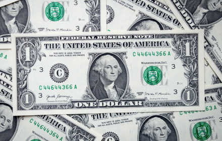 El billete de 1 dólar con patrón numérico secuencial único es altamente valorado por coleccionistas y podría alcanzar un precio superior a los 60,000 dólares.