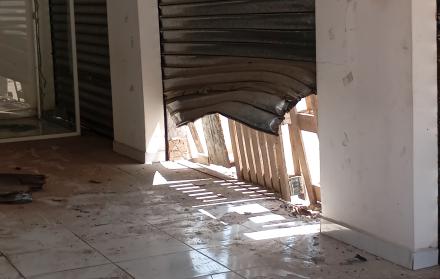 LOCAL COMECIAL DONDE PUSIERON UN EXPLOSIVO (1)
