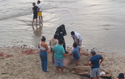 Aunque los intentos de rescate no pararon, los jóvenes no lograron salir con vida.