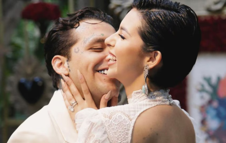Christian Nodal y Ángela Aguilar en su boda.
