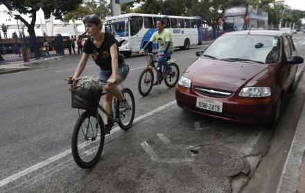 ciclistas turistas mujer ciclovía bicicleta acoso Guayaquil