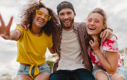 happy-young-company-smiling-friends-excited-park