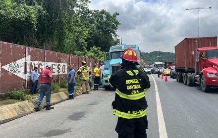 Derrame de combustible en la vía Perimetral