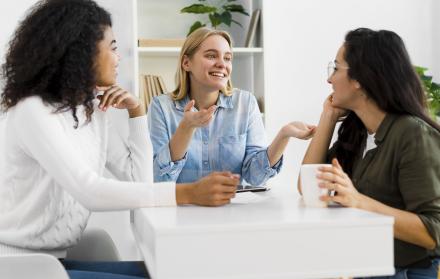 womens-office-collaboration